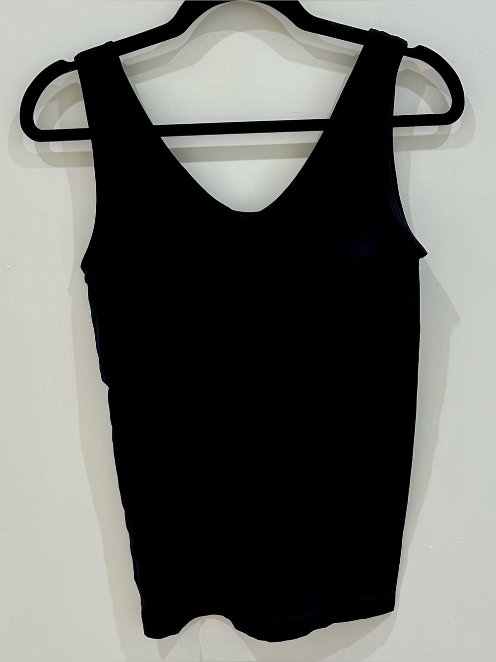 NWOT Zenana Reversible 2 Way V Neck & Scoop Neck Seamless Tank Size L/XL - Picture 3 of 7